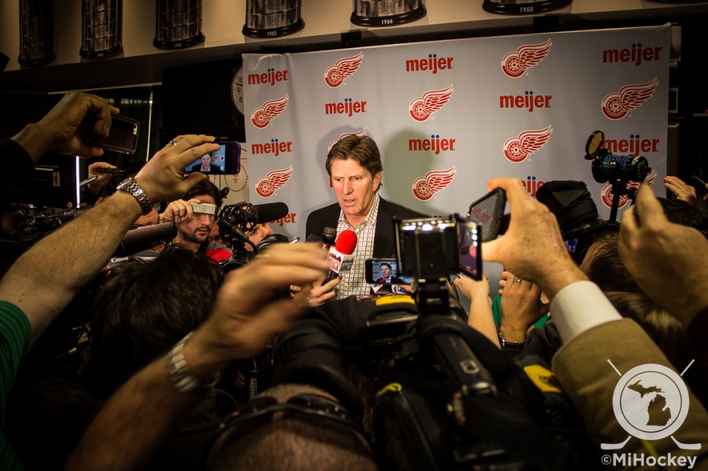 Mike Babcock addresses members of the media at the Red Wings' locker room clean out day. (Photo by Michael Caples/MiHockey)