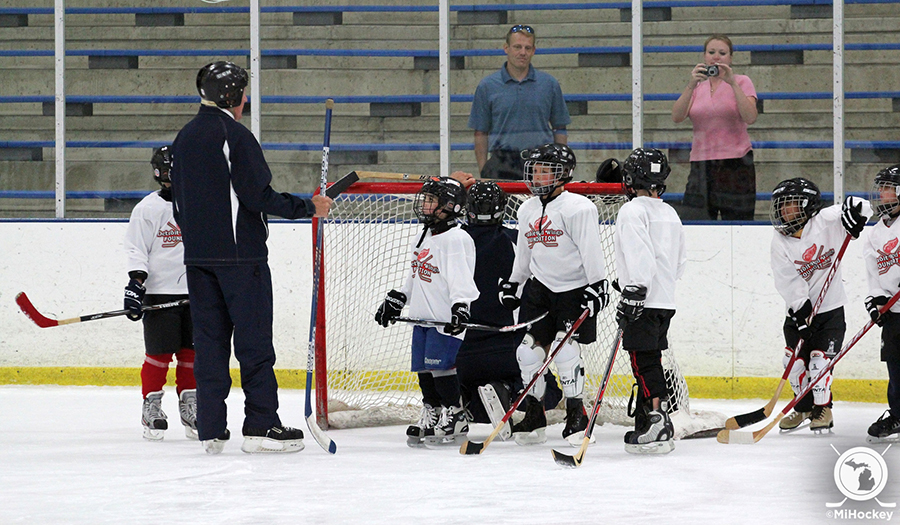 Hayes working with 'Try Hockey For Free' participants during a skate at USA Hockey Arena in Plymouth. (Photo by Michael Caples/MiHockey)